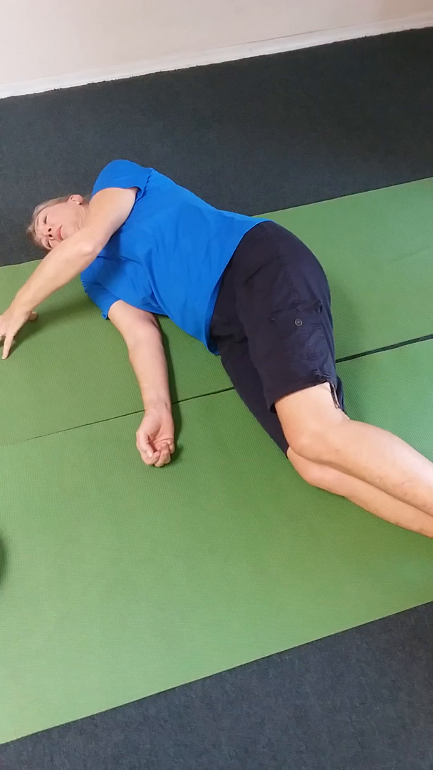 Golfer Fitness Mobility Open Book 